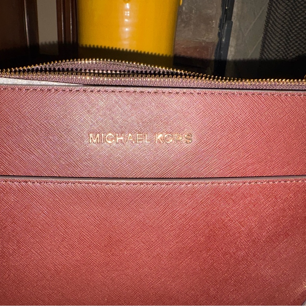 Michael Kors Voyager Large- Barolo - Picture 4 of 11